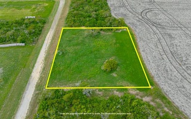 2103 Second St, Bayside, TX 78340