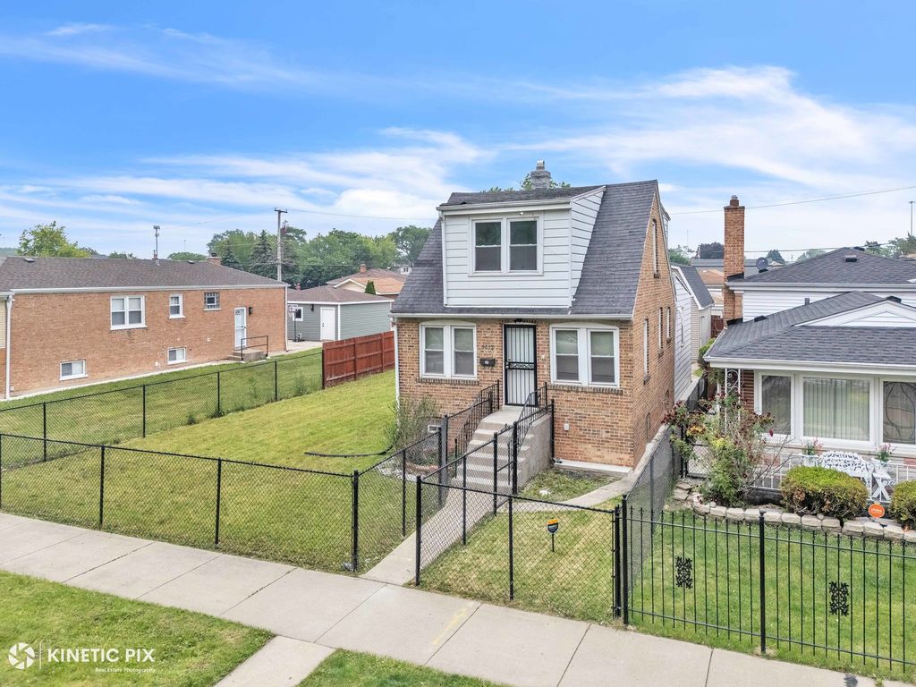 9613 S Yale Avenue, Chicago, IL 60628