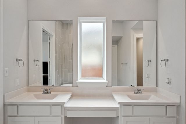 453 Arcane Street, Waxahachie, TX 75165