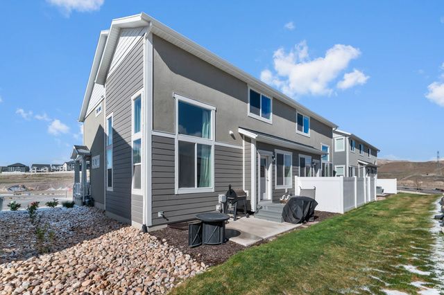 1122 N FREEMAN DR, Saratoga Springs, UT 84045
