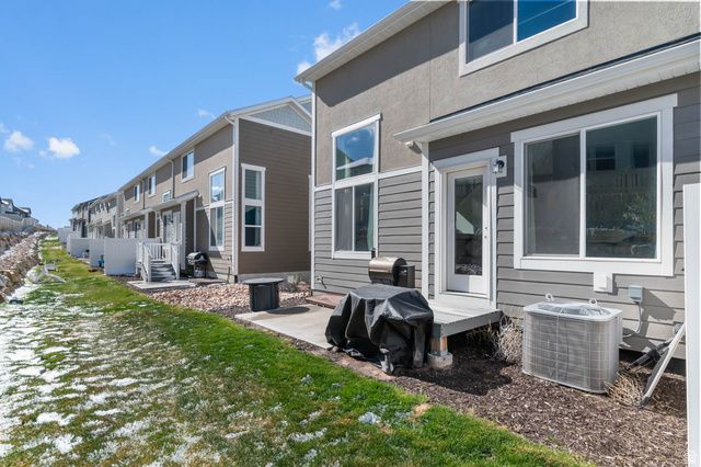 1122 N FREEMAN DR, Saratoga Springs, UT 84045