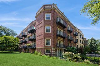 1125 W FARWELL Avenue B2, Chicago, IL 60626