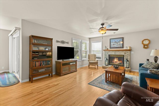 3373 N Summerfield Way, Meridian, ID 83646