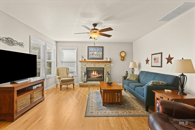 3373 N Summerfield Way, Meridian, ID 83646