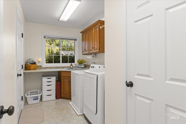 3373 N Summerfield Way, Meridian, ID 83646