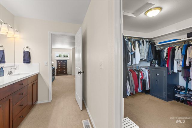 3373 N Summerfield Way, Meridian, ID 83646