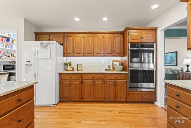 3373 N Summerfield Way, Meridian, ID 83646