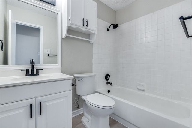 6009 Maple Springs Drive, Arlington, TX 76001