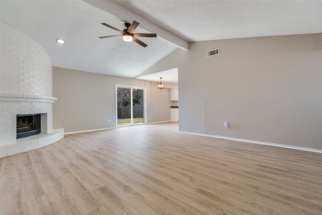 6009 Maple Springs Drive, Arlington, TX 76001