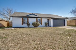 6009 Maple Springs Drive, Arlington, TX 76001