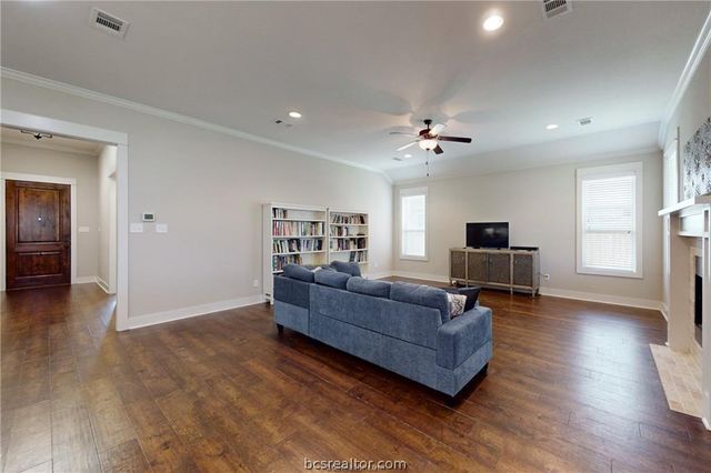 3007 Embers Loop, Bryan, TX 77808