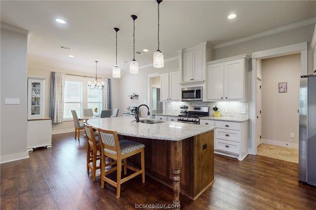 3007 Embers Loop, Bryan, TX 77808