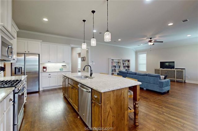 3007 Embers Loop, Bryan, TX 77808