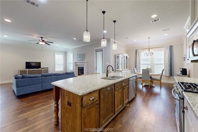 3007 Embers Loop, Bryan, TX 77808