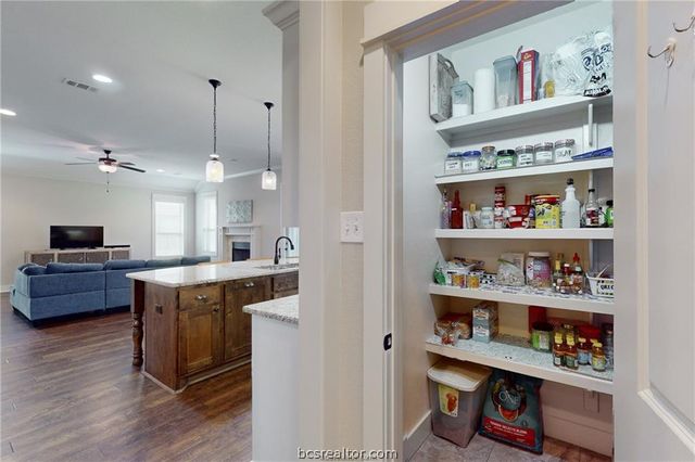 3007 Embers Loop, Bryan, TX 77808