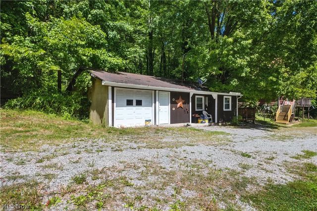 42641 sr-517, Columbiana, OH 44408