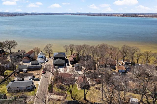 4512 Larson Street, Mcfarland, WI 53558