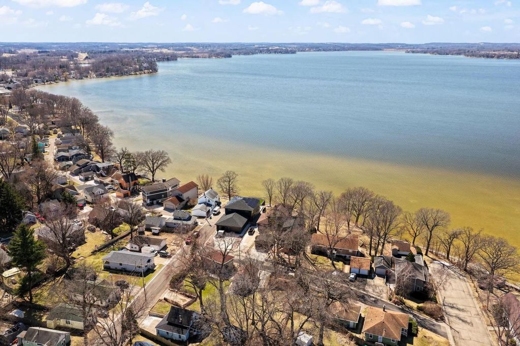 4512 Larson Street, Mcfarland, WI 53558