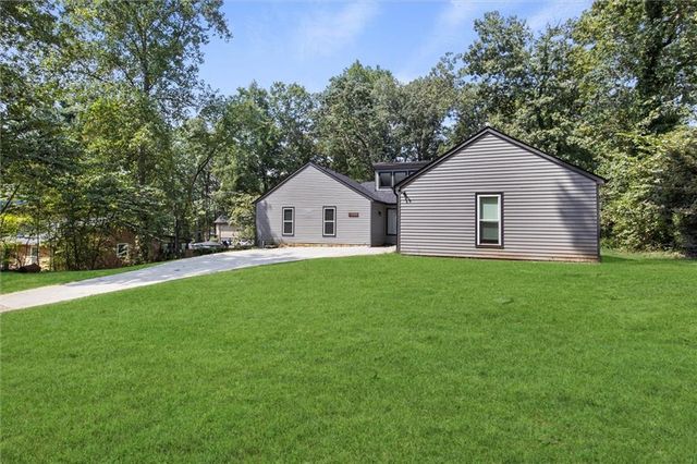 1060 Deer Chase Court, Stone Mountain, GA 30088