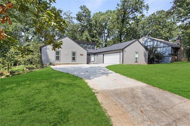 1060 Deer Chase Court, Stone Mountain, GA 30088