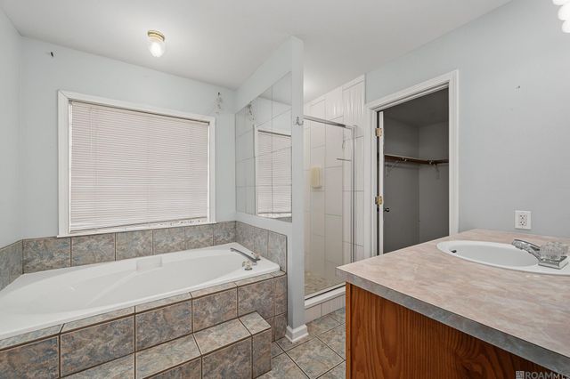 13120 Joycelynn Rd, Walker, LA 70785