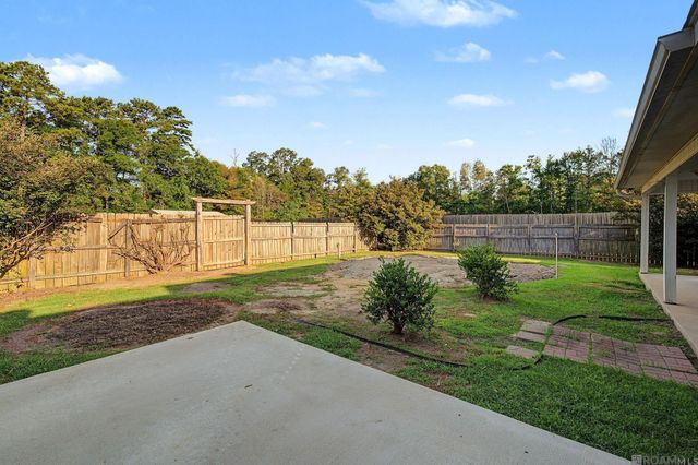 13120 Joycelynn Rd, Walker, LA 70785
