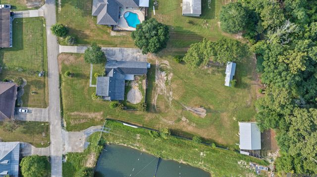 13120 Joycelynn Rd, Walker, LA 70785