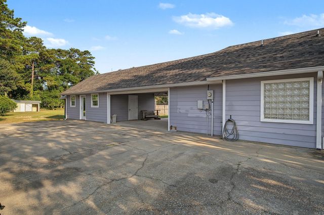 13120 Joycelynn Rd, Walker, LA 70785