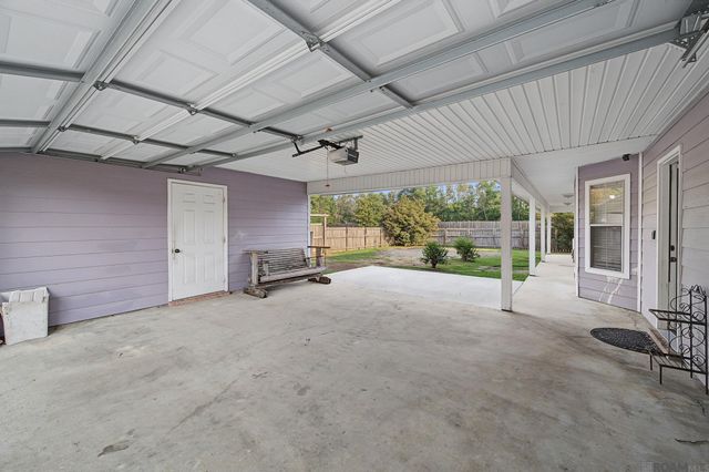 13120 Joycelynn Rd, Walker, LA 70785