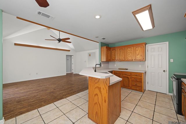 13120 Joycelynn Rd, Walker, LA 70785