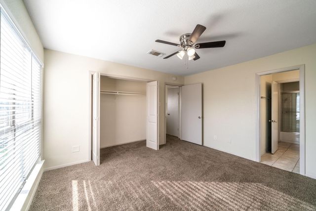 7847 Green Lawn Drive 7847, Houston, TX 77088
