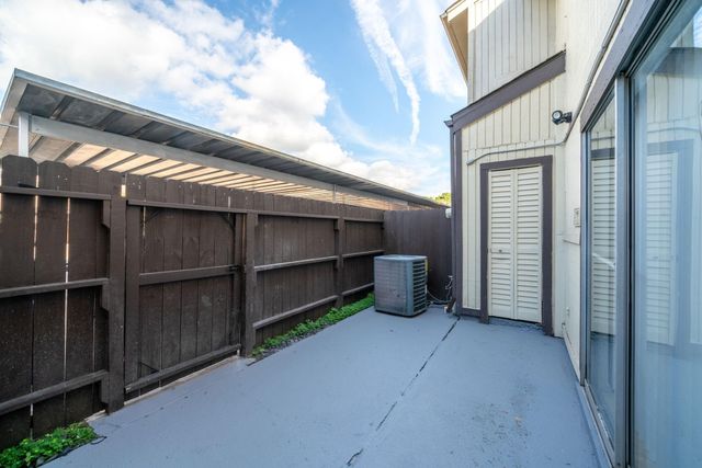 7847 Green Lawn Drive 7847, Houston, TX 77088