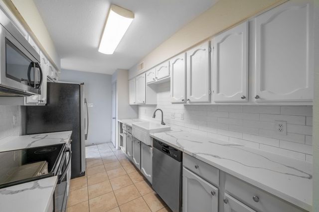 7847 Green Lawn Drive 7847, Houston, TX 77088