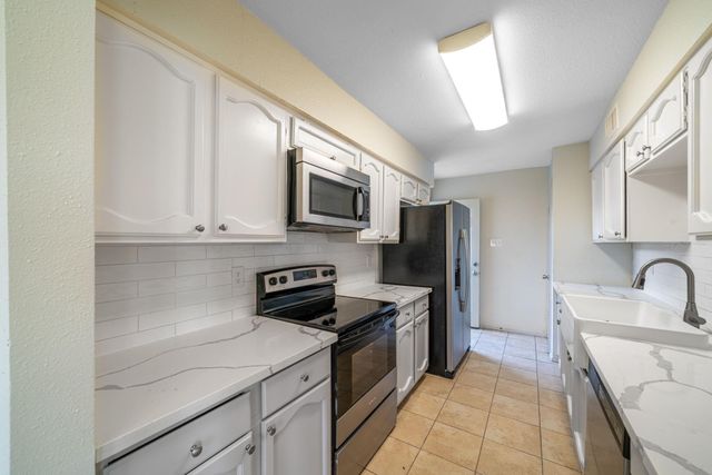 7847 Green Lawn Drive 7847, Houston, TX 77088