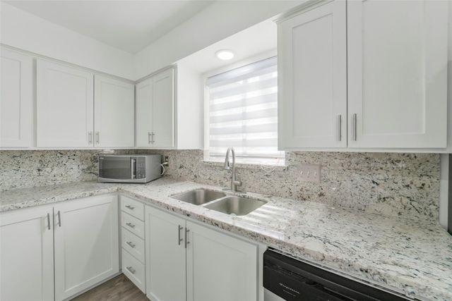 1823 Cherry Bend Drive, Houston, TX 77077