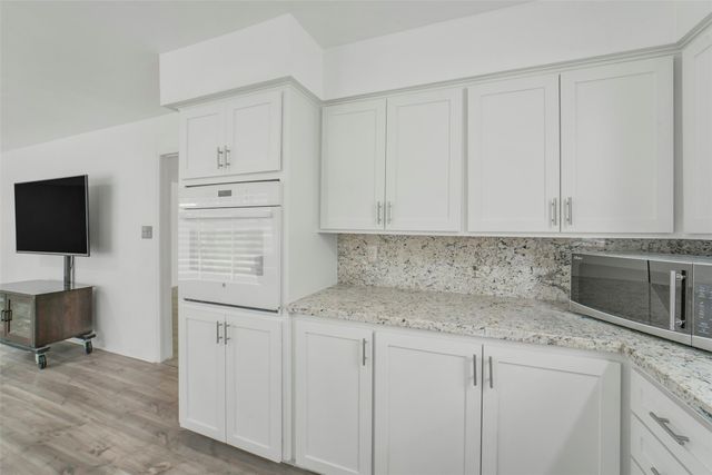 1823 Cherry Bend Drive, Houston, TX 77077