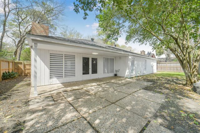 1823 Cherry Bend Drive, Houston, TX 77077