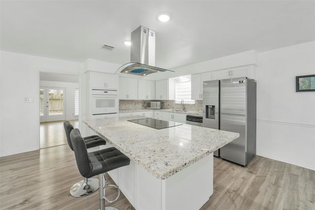 1823 Cherry Bend Drive, Houston, TX 77077