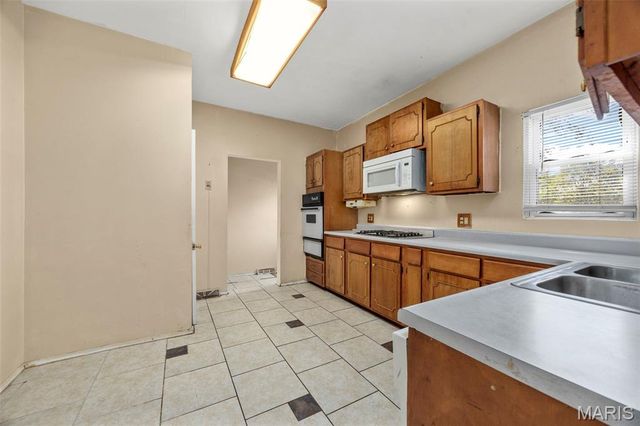2340 Burns Avenue, Overland, MO 63114