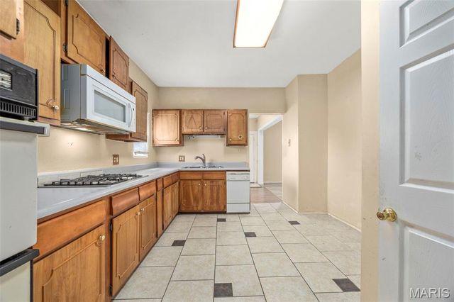 2340 Burns Avenue, Overland, MO 63114