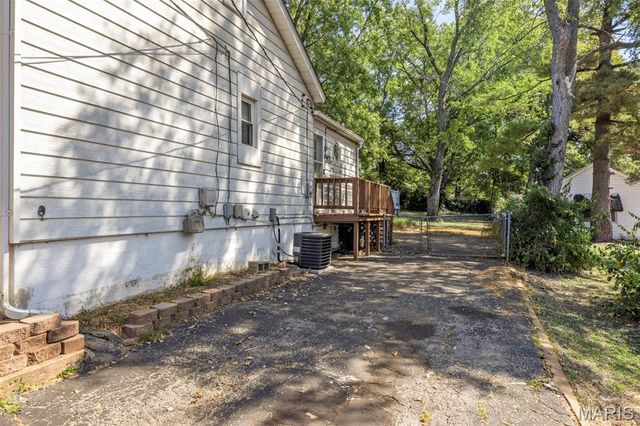 2340 Burns Avenue, Overland, MO 63114