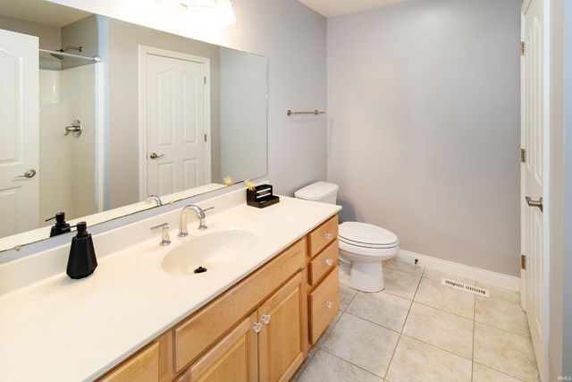 10657 Fall Creek Drive, Newburgh, IN 47630