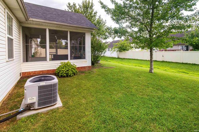 10657 Fall Creek Drive, Newburgh, IN 47630