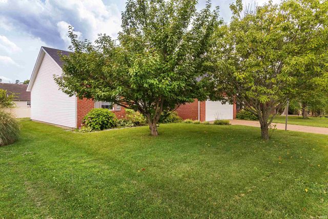 10657 Fall Creek Drive, Newburgh, IN 47630