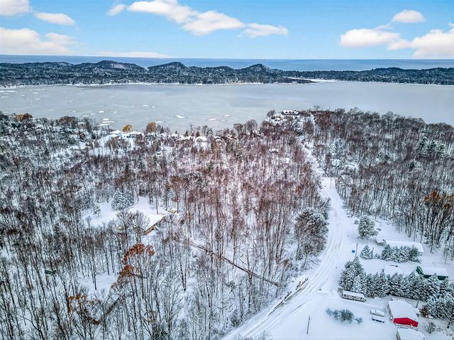 4895 W Birch Lane, Pentwater, MI 49449