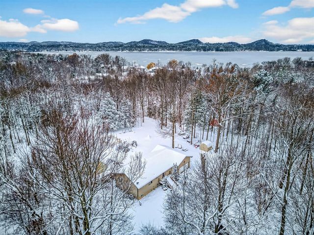 4895 W Birch Lane, Pentwater, MI 49449