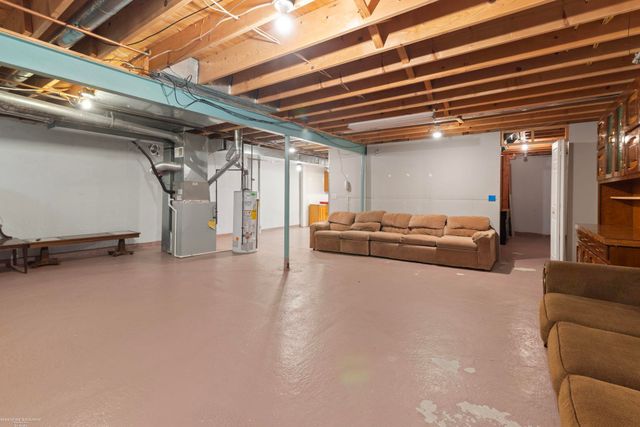 18600 Valleybrook Lane, Clinton Township, MI 48038