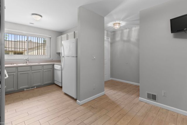 18600 Valleybrook Lane, Clinton Township, MI 48038