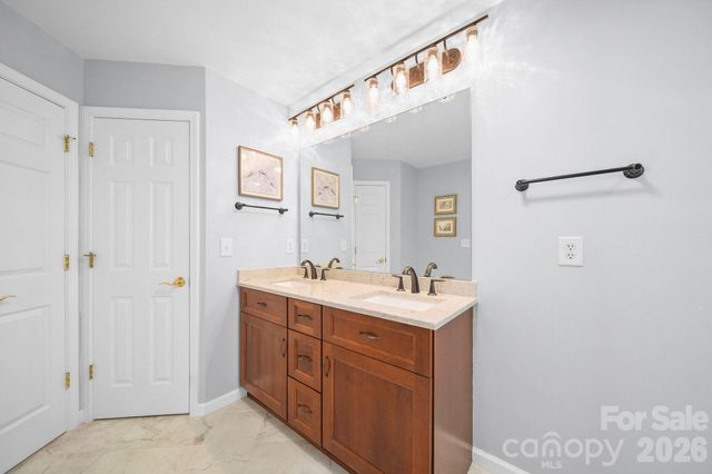 10731 Persimmon Creek Drive, Mint Hill, NC 28227