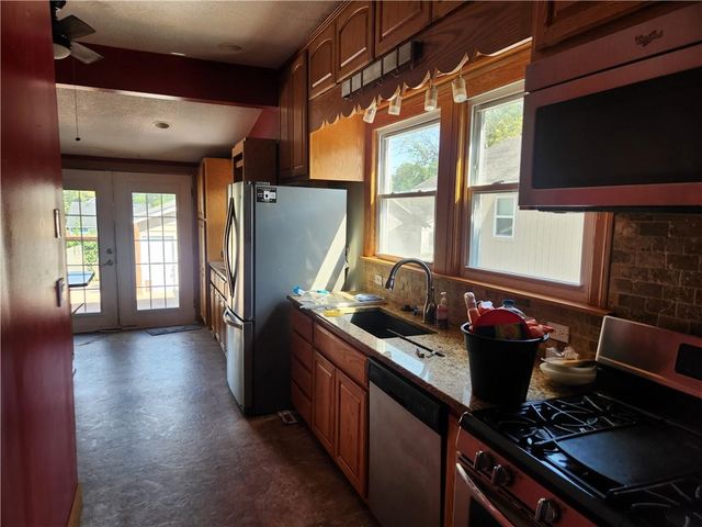 208 Main Street, Osawatomie, KS 66064